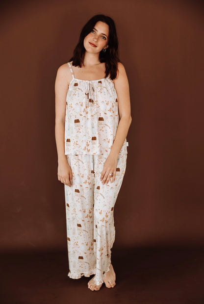 Hens and Heirlooms Women's Ruffle Set